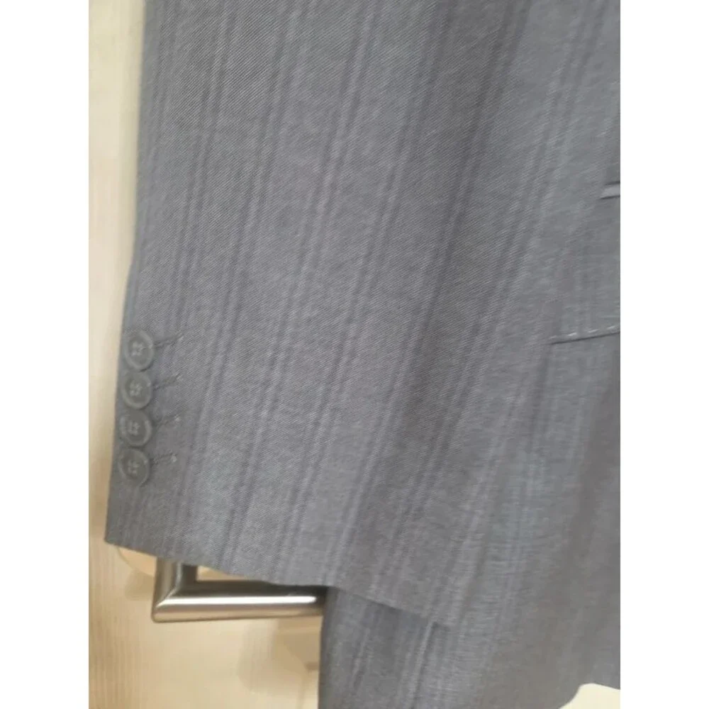 MECCA Men's 2-Piece Suit Gray Pinstripe NWT Jacket 50L Pants 44W Delfino